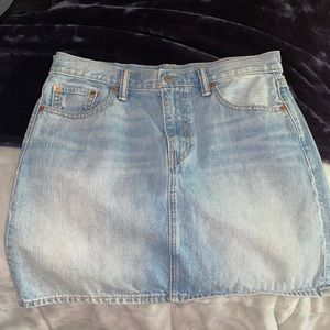Levi’s Jean Skirt Size 29